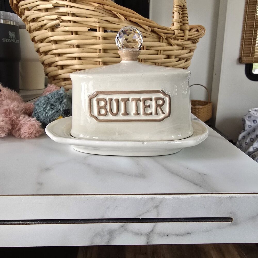 THL Ceramic Oval Butter Dish with Lid, crystal, Glossy White, Solid Pattern